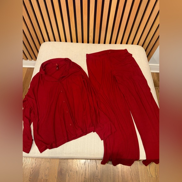 NEW! SKIMS Soft Lounge Sleep Set | Red | Large - Picture 2 of 5